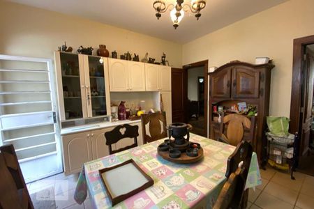 Casa para alugar com 550m², 6 quartos e 4 vagas Casa para alugar com 550m², 6 quartos e 4 vagasCopa