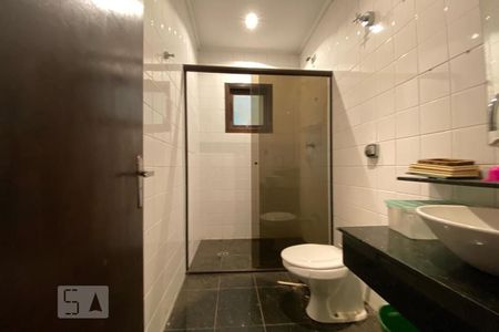 Casa para alugar com 550m², 6 quartos e 4 vagas Casa para alugar com 550m², 6 quartos e 4 vagasBanheiro da Suíte 3