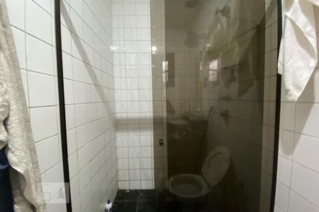 Casa para alugar com 550m², 6 quartos e 4 vagas Casa para alugar com 550m², 6 quartos e 4 vagasBanheiro da Suíte 2
