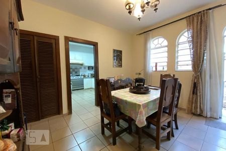 Casa para alugar com 550m², 6 quartos e 4 vagas Casa para alugar com 550m², 6 quartos e 4 vagasCopa