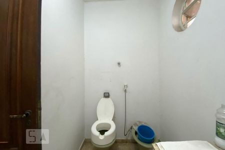 Casa para alugar com 550m², 6 quartos e 4 vagas Casa para alugar com 550m², 6 quartos e 4 vagasBanheiro