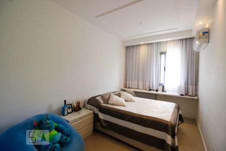 Quarto de apartamento para alugar com 2 quartos, 82m² em Recreio dos Bandeirantes, Rio de Janeiro