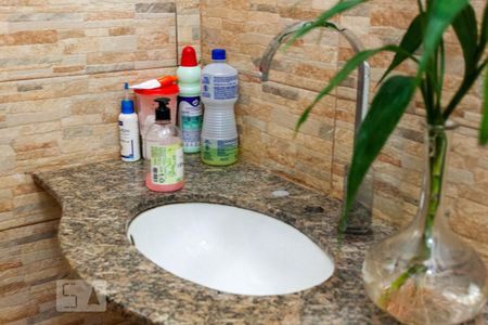 Casa à venda com 300m², 3 quartos e 1 vagaBanheiro 2