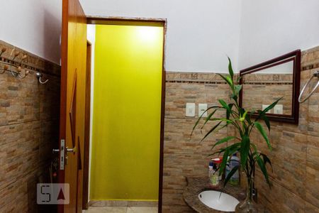 Casa à venda com 300m², 3 quartos e 1 vagaBanheiro 2