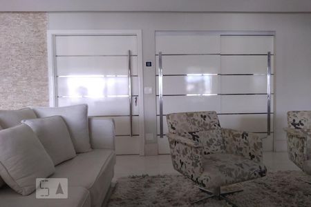 Sala e porta de entrada de apartamento à venda com 4 quartos, 168m² em Água Branca, São Paulo