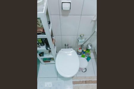 Casa à venda com 240m², 4 quartos e 3 vagasBanheiro 1