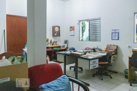 Casa à venda com 240m², 4 quartos e 3 vagasQuarto 6 - Suíte