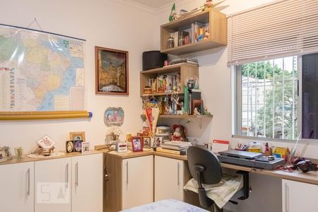 Casa à venda com 240m², 4 quartos e 3 vagasQuarto 1 - Suíte