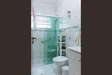 Casa à venda com 240m², 4 quartos e 3 vagasBanheiro 1