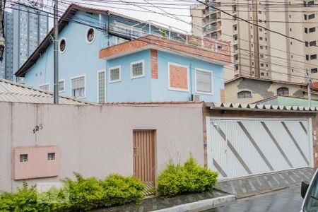 Casa à venda com 240m², 4 quartos e 3 vagasFachada