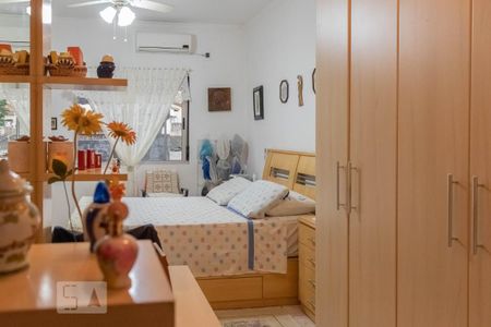 Casa à venda com 240m², 4 quartos e 3 vagasQuarto 3 - Suíte