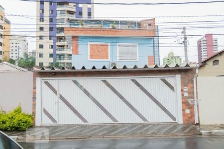 Casa à venda com 240m², 4 quartos e 3 vagasFachada