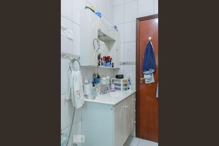 Casa à venda com 240m², 4 quartos e 3 vagasBanheiro 1