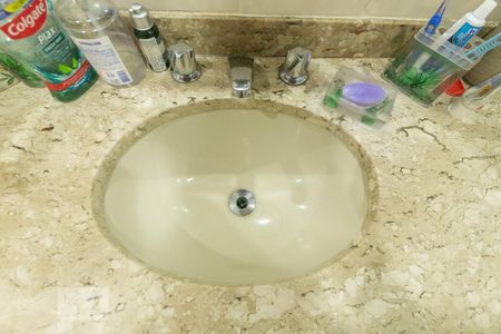 Apartamento para alugar com 75m², 2 quartos e 1 vaga Apartamento para alugar com 75m², 2 quartos e 1 vagaBanheiro da Suíte - Pia