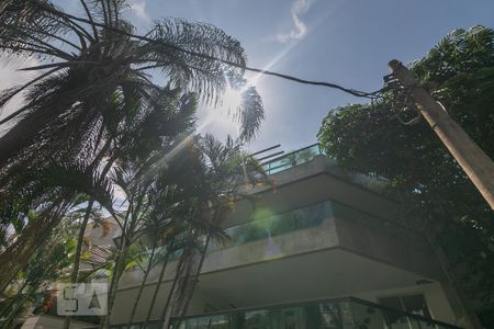Apartamento para alugar com 75m², 2 quartos e 1 vaga Apartamento para alugar com 75m², 2 quartos e 1 vagaFachada