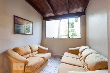 Sala de Estar de casa à venda com 4 quartos, 500m² em Chácara das Pedras, Porto Alegre
