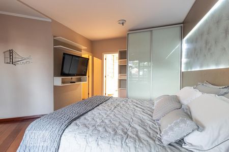 Casa à venda com 500m², 4 quartos e 5 vagasDormitório 4