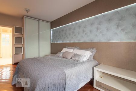 Casa à venda com 500m², 4 quartos e 5 vagasDormitório 4