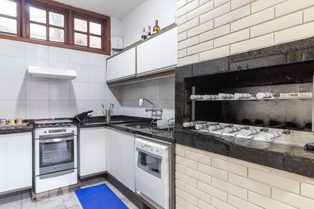 Casa à venda com 500m², 4 quartos e 5 vagascozinha gourmet