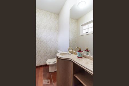 Casa à venda com 500m², 4 quartos e 5 vagasBanheiro 2