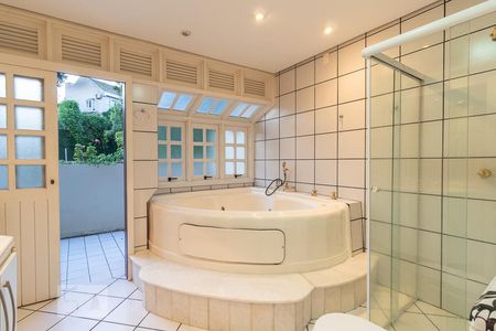 Casa à venda com 500m², 4 quartos e 5 vagasBanheiro