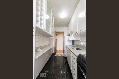 Apartamento à venda com 70m², 2 quartos e 1 vaga Apartamento à venda com 70m², 2 quartos e 1 vagaCozinha