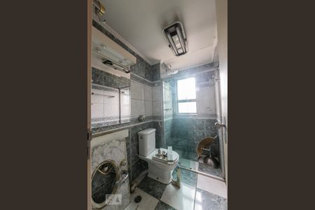 Apartamento à venda com 70m², 2 quartos e 1 vaga Apartamento à venda com 70m², 2 quartos e 1 vagaBanheiro Social