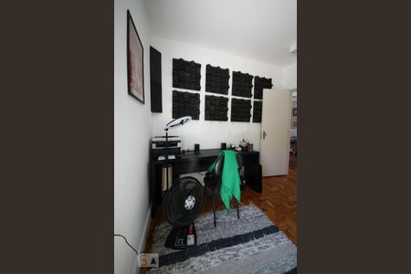 Casa à venda com 200m², 3 quartos e 2 vagasQuarto