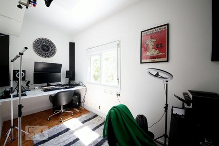 Casa à venda com 200m², 3 quartos e 2 vagasQuarto