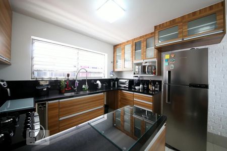 Casa à venda com 200m², 3 quartos e 2 vagasCozinha 