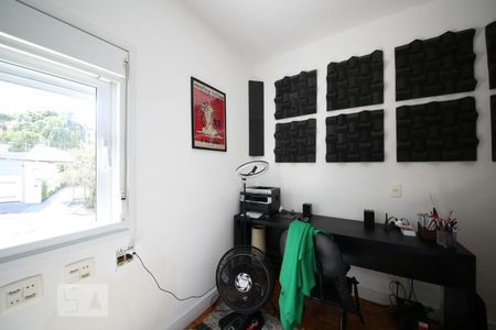 Casa à venda com 200m², 3 quartos e 2 vagasQuarto