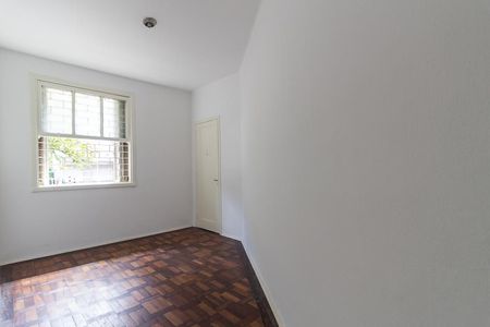 Quarto 1 de apartamento para alugar com 2 quartos, 75m² em São João, Porto Alegre