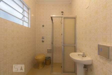 Banheiro de casa à venda com 3 quartos, 144m² em Jardim Aeroporto, São Paulo
