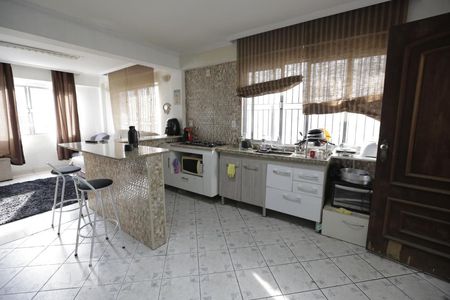 Casa à venda com 412m², 6 quartos e 4 vagasSala/Cozinha
