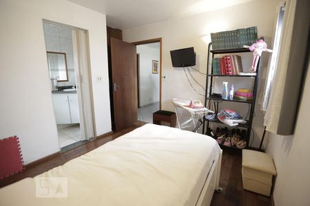 Casa à venda com 412m², 6 quartos e 4 vagasSuíte 2