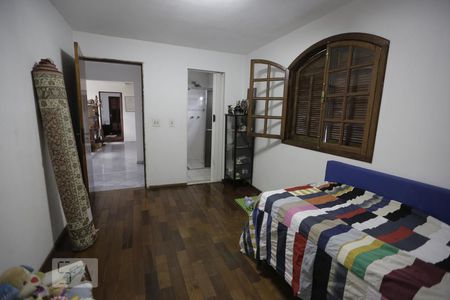 Casa à venda com 412m², 6 quartos e 4 vagasQuarto 3