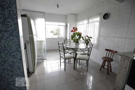 Casa à venda com 412m², 6 quartos e 4 vagasCozinha