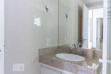 Apartamento para alugar com 76m², 2 quartos e 1 vaga Apartamento para alugar com 76m², 2 quartos e 1 vagaBanheiro da Suíte 1