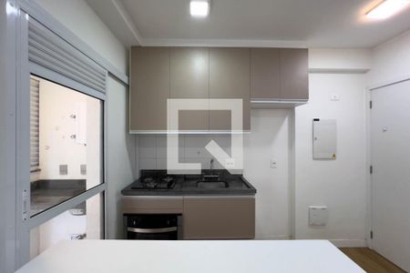 Sala e cozinha de apartamento para alugar com 2 quartos, 47m² em Vila Mariana, São Paulo