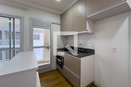 Sala e cozinha de apartamento para alugar com 2 quartos, 47m² em Vila Mariana, São Paulo