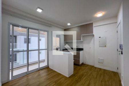 Sala e cozinha de apartamento para alugar com 2 quartos, 47m² em Vila Mariana, São Paulo