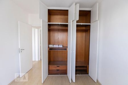 Quarto 1 de apartamento para alugar com 2 quartos, 70m² em Vila Olímpia, São Paulo