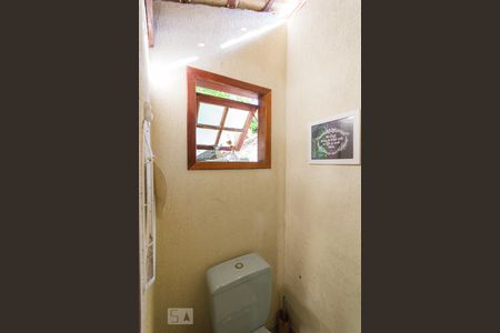 Casa de condomínio à venda com 250m², 5 quartos e 5 vagasLavabo (Área Externa)