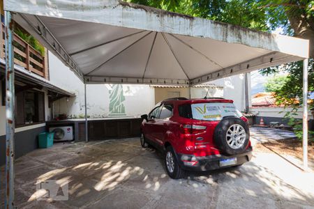 Casa de condomínio à venda com 250m², 5 quartos e 5 vagasGaragem