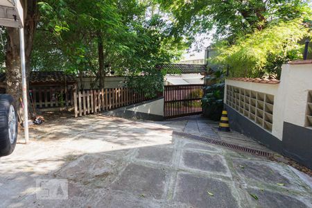 Casa de condomínio à venda com 250m², 5 quartos e 5 vagasGaragem