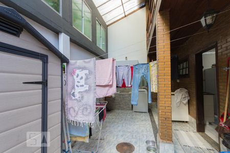 Casa de condomínio à venda com 250m², 5 quartos e 5 vagasLavanderia (Fundos)