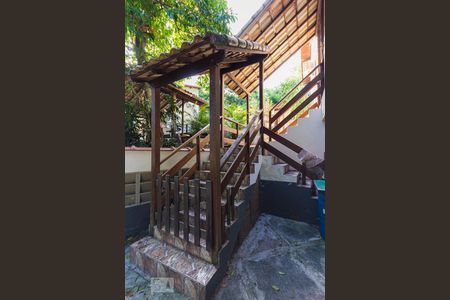 Casa de condomínio à venda com 250m², 5 quartos e 5 vagasAcesso