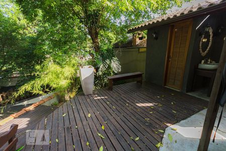 Casa de condomínio à venda com 250m², 5 quartos e 5 vagasÁrea Externa