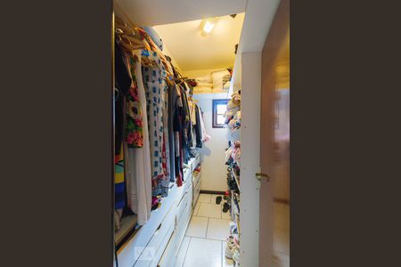 Casa de condomínio à venda com 250m², 5 quartos e 5 vagasCloset da Suíte (2º andar)