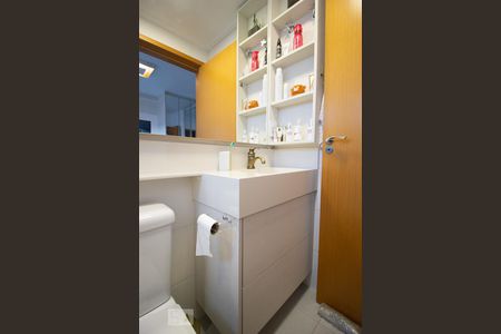 Banheiro Suíte de apartamento para alugar com 3 quartos, 97m² em Parque Bandeirante, Santo André